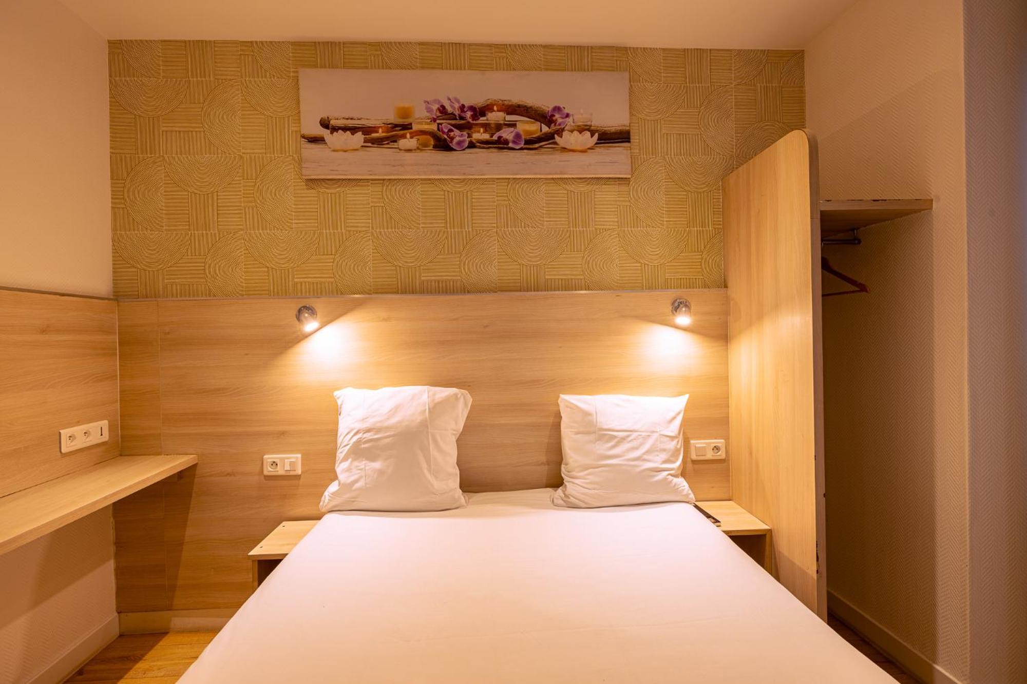 Hotel Aix Europe Paris Exterior photo