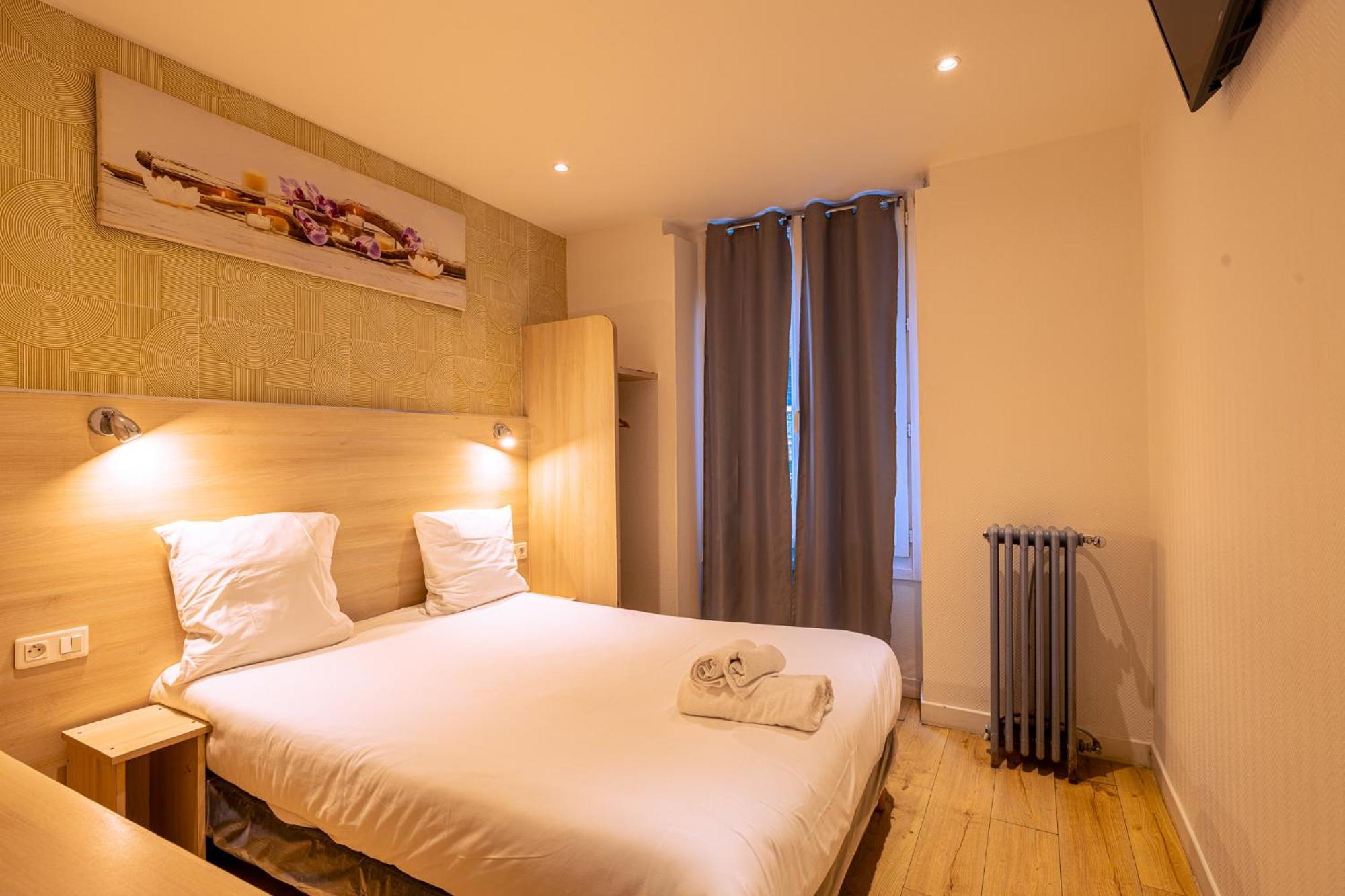 Hotel Aix Europe Paris Exterior photo